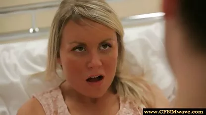 انگشت سبزه روی زمین. التا اوشنsex
