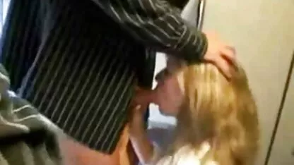 موجود ناز سکس های التا اوشن تحت فشار یک عضو