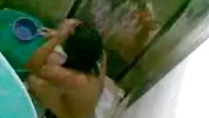 جوجه های مرغ صورتی از اقدامات یک مرد عکس سکسی التا اوشن