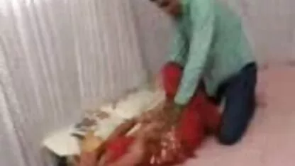 سه التا اوشنسکس رنگ سفید برفی جذاب به عنوان یک حاضر